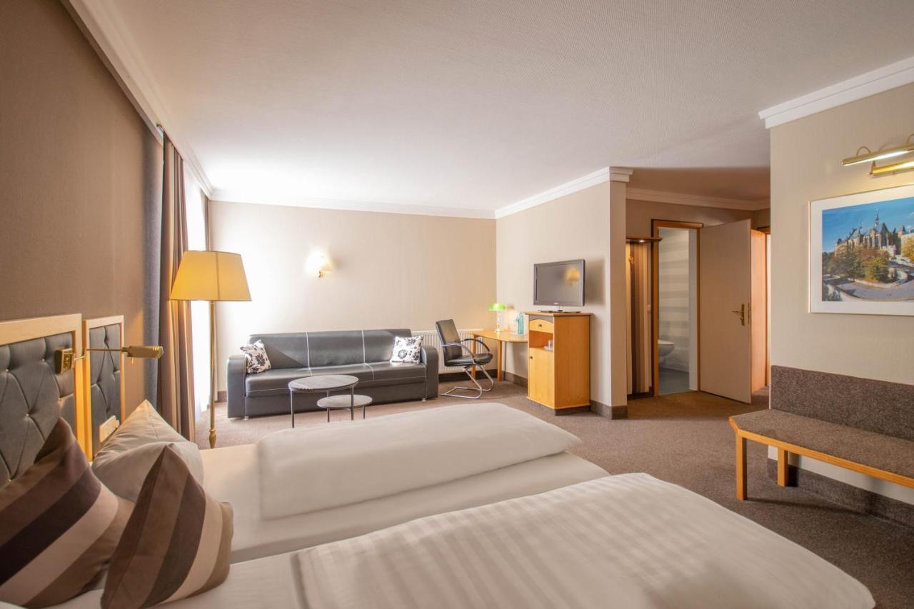 Hotel Tanne אילמנאו מראה חיצוני תמונה