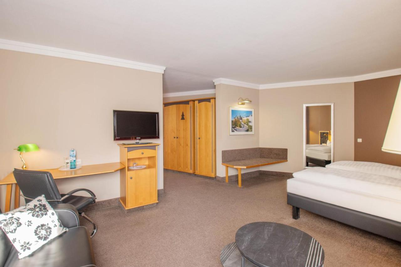 Hotel Tanne אילמנאו מראה חיצוני תמונה