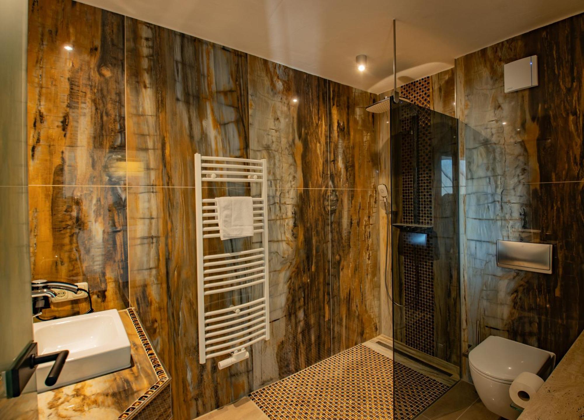 Hotel Tanne אילמנאו מראה חיצוני תמונה